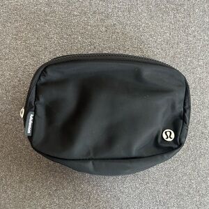 Lululemon Everywhere Belt Bag